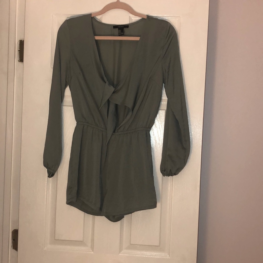 F21 Silky Green Tie Front Romper NWOT